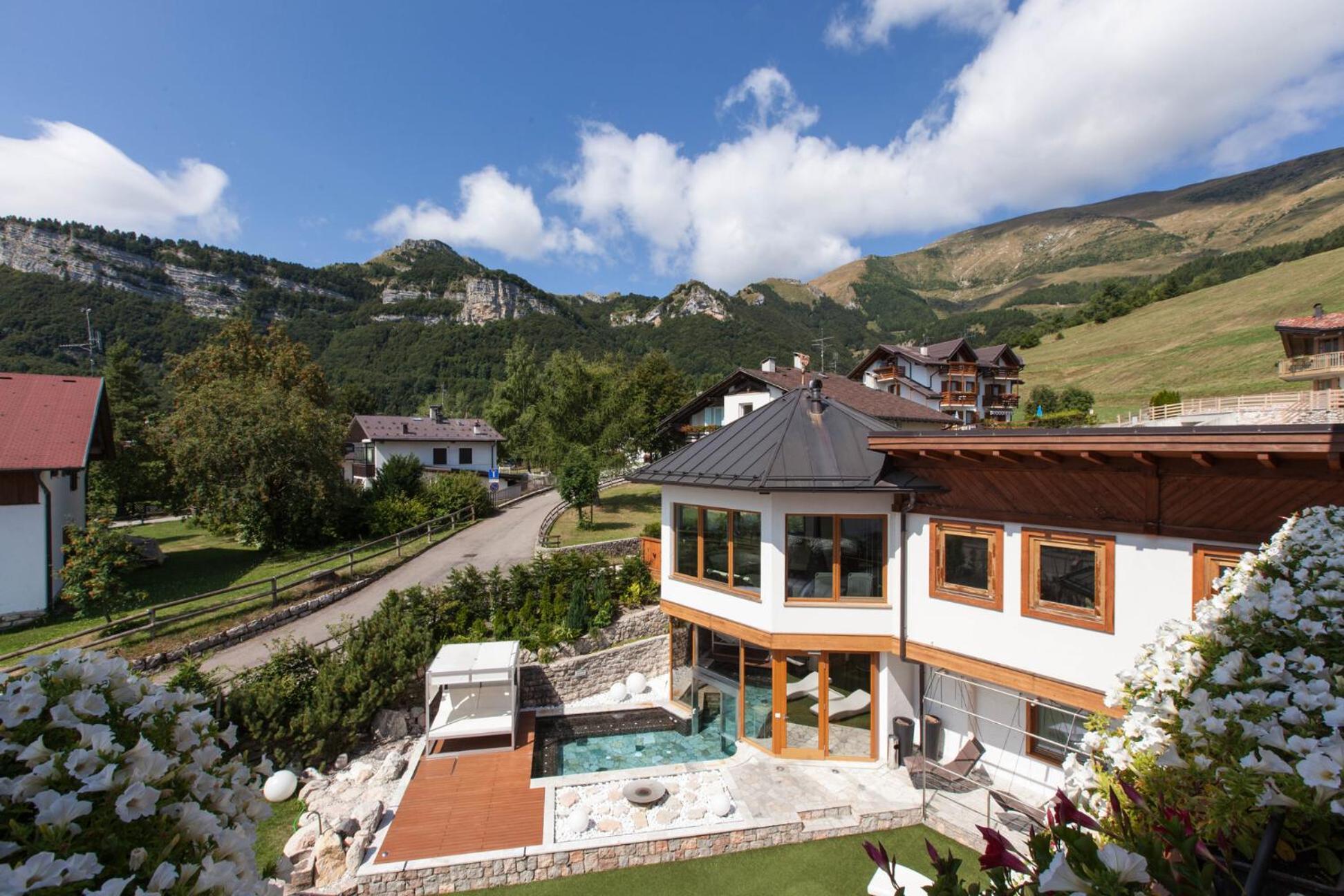 Hotel San Giacomo Spa&Gourmet ブレントーニコ エクステリア 写真